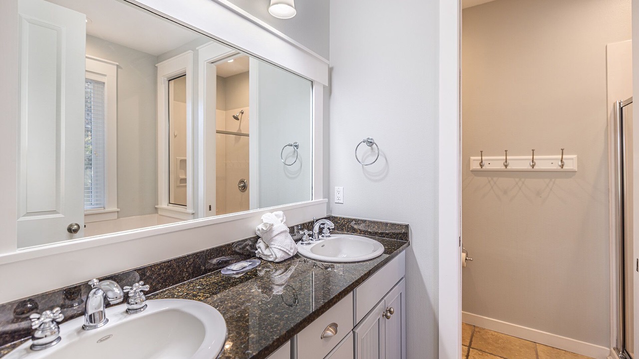 Photo of Bathroom in Laurel Grove