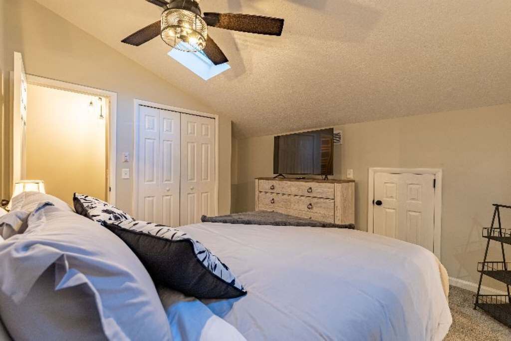 Photo of Bedroom in Murray Hill