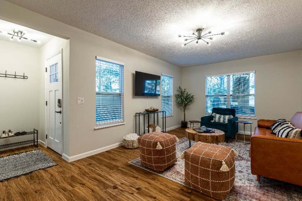 Photo of Livingroom in Murray Hill