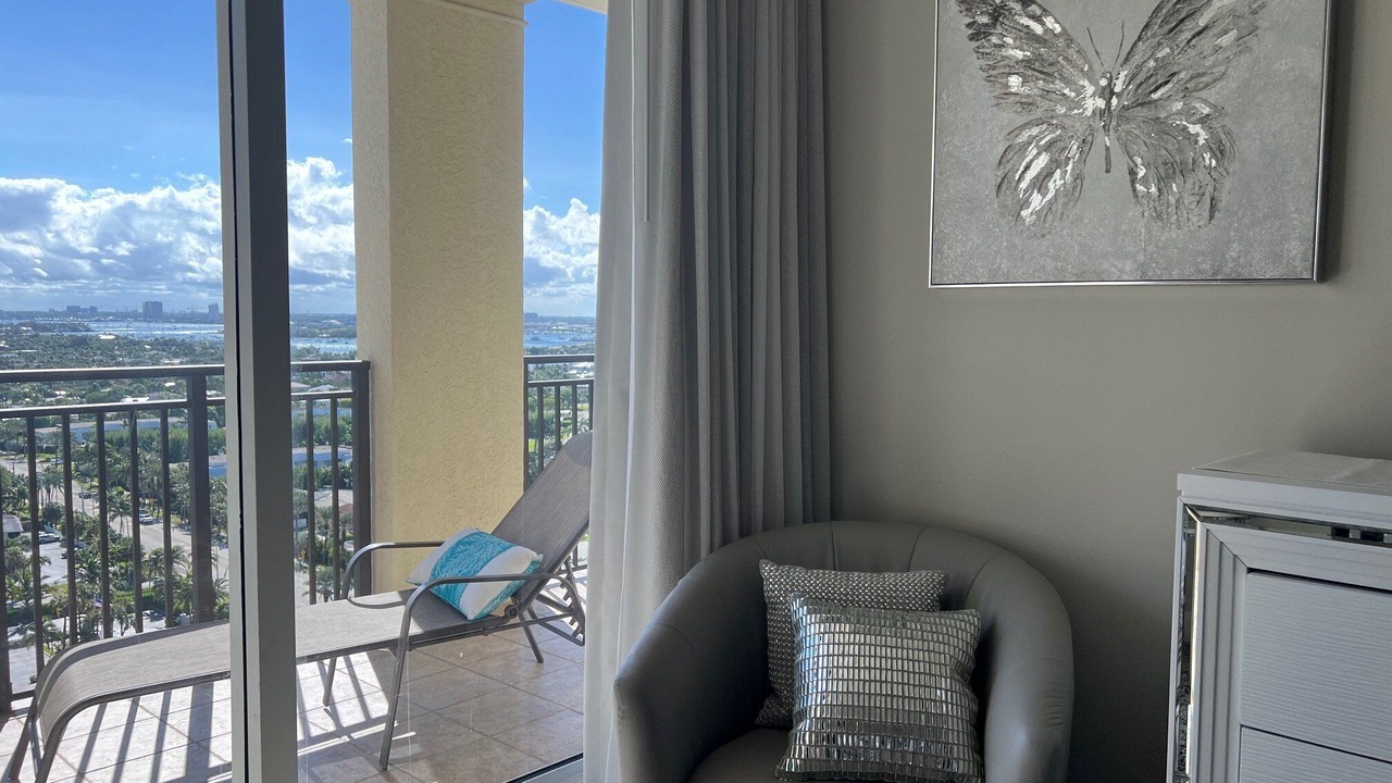 Photo of Livingroom in Singer Island