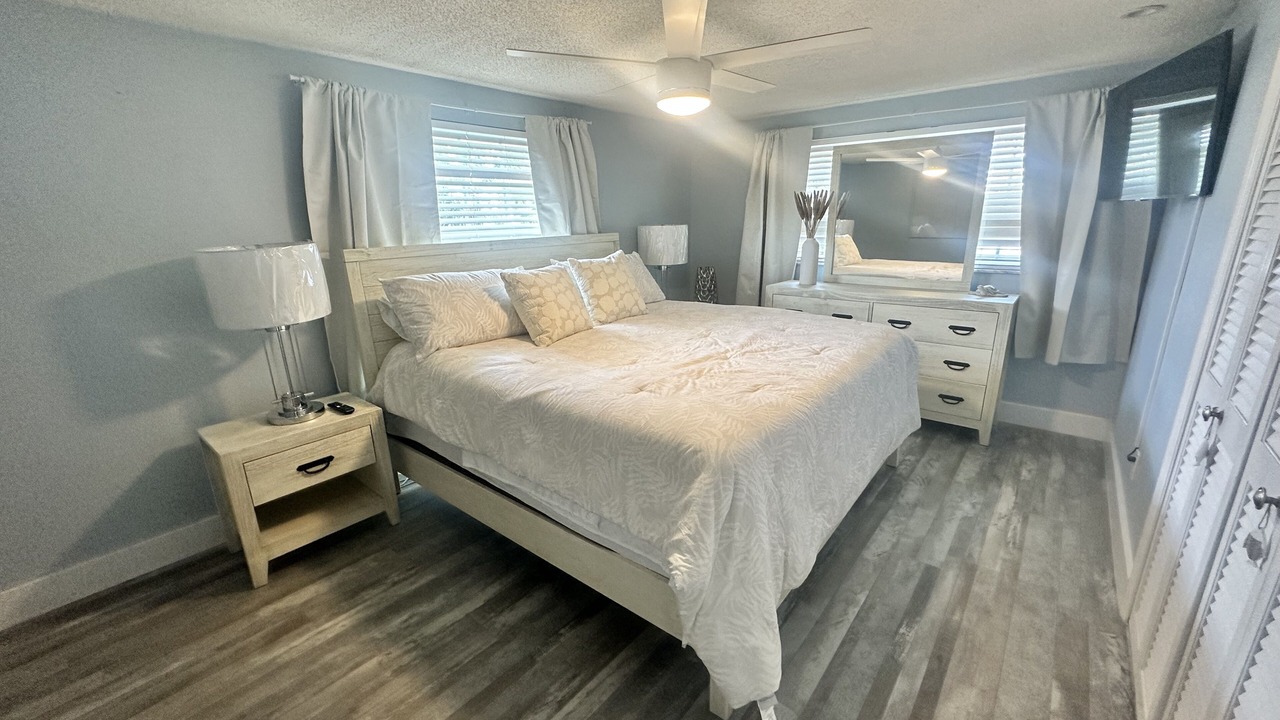 Photo of Bedroom in Saint James City