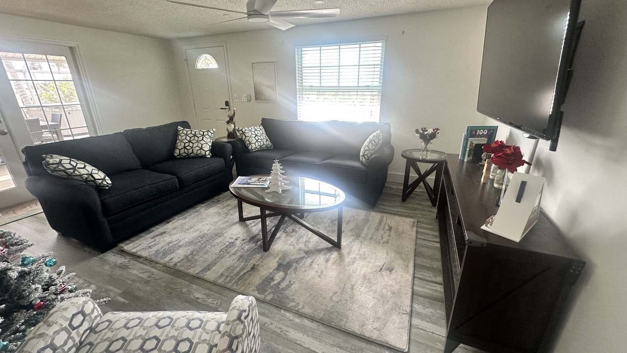 Photo of Livingroom in Saint James City
