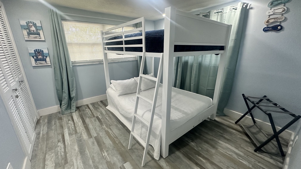 Photo of Bedroom in Saint James City