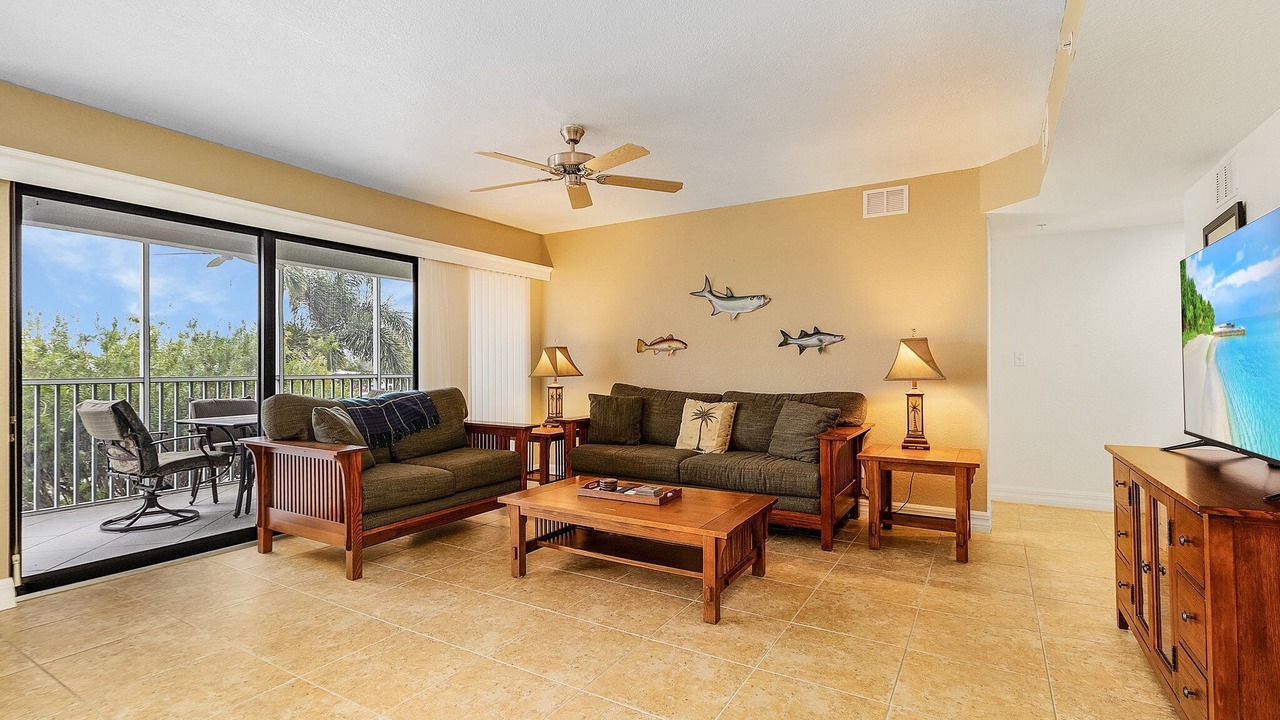 Photo of Livingroom in Bokeelia