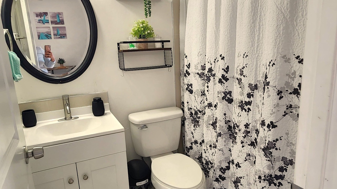 Photo of Bathroom in Golden Gate