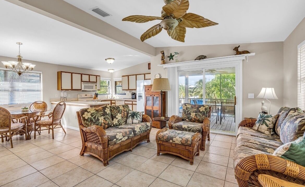 Photo of Livingroom in Eden Pines