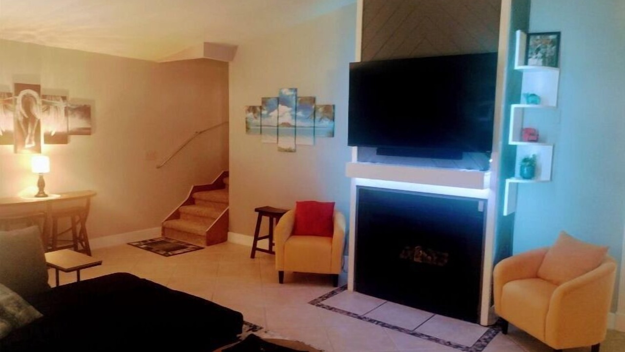 Photo of Livingroom in Fort Myers Shores