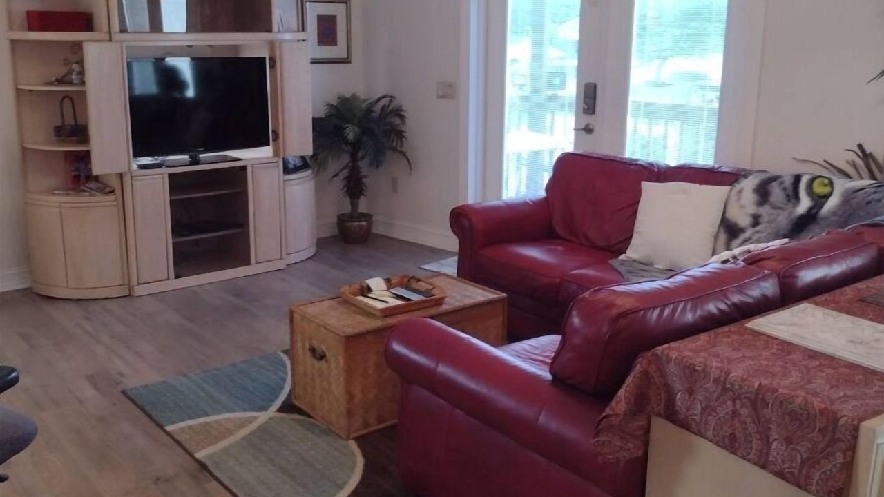 Photo of Livingroom in Fort Myers Shores