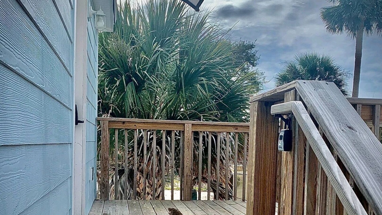 Photo of Patio Balcony in Smith's Memento