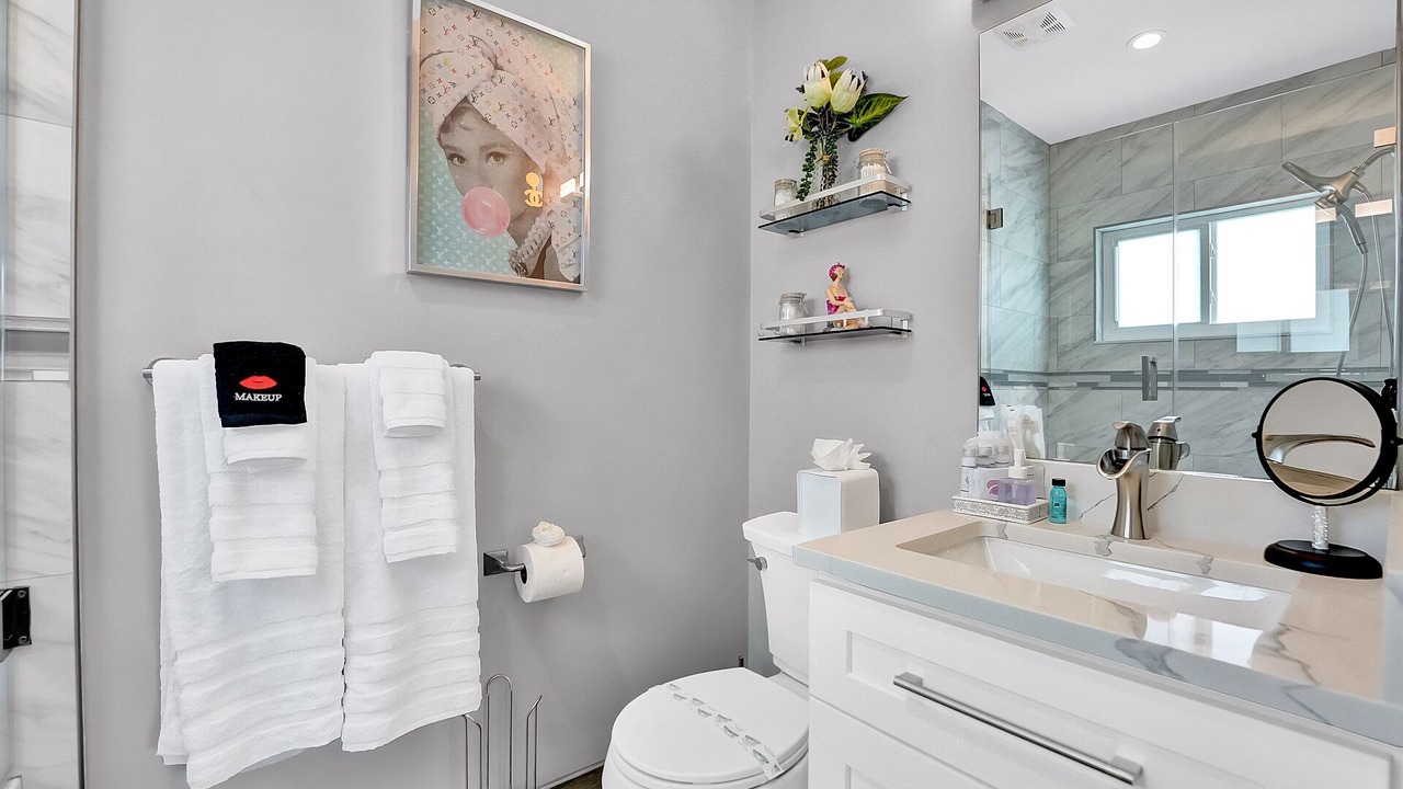 Photo of Bathroom in Golfview Harbor