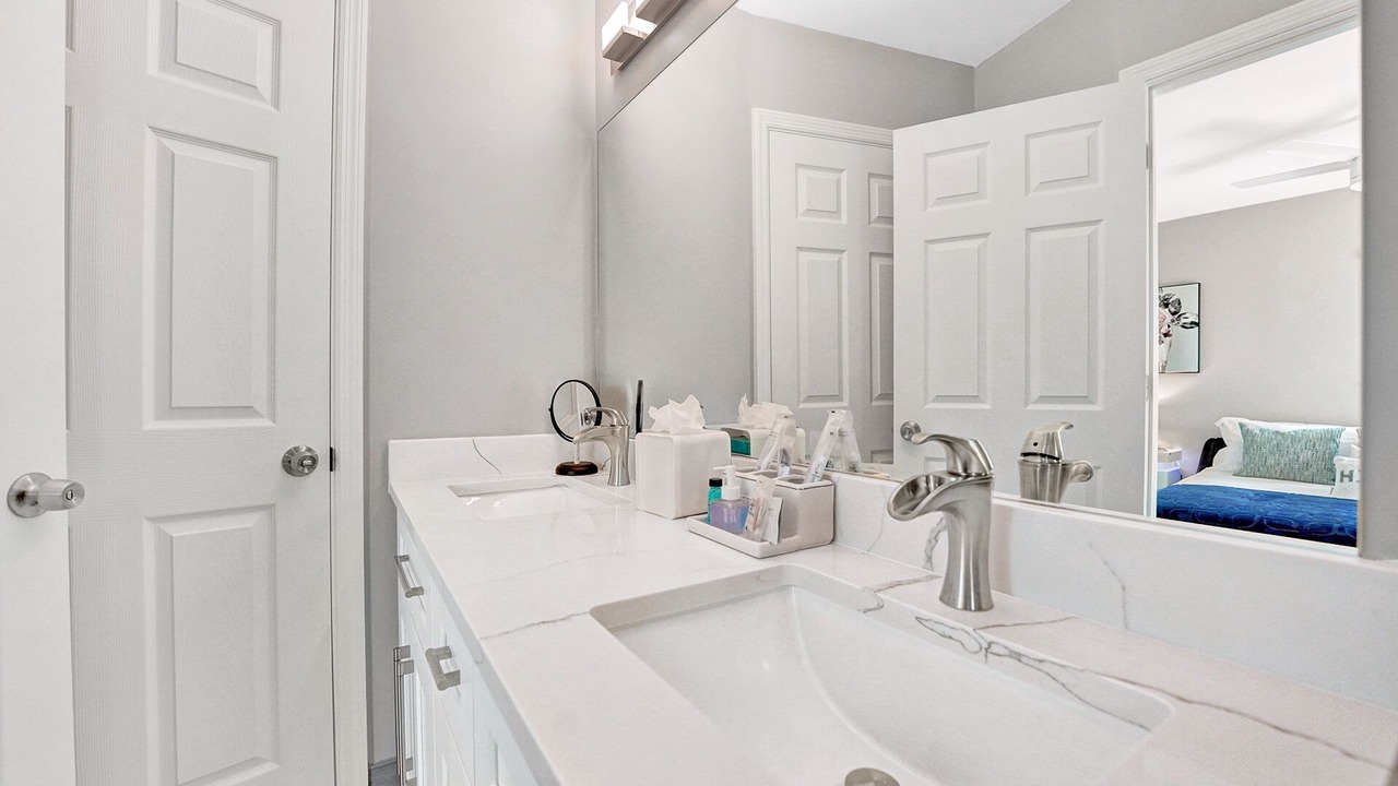 Photo of Bathroom in Golfview Harbor