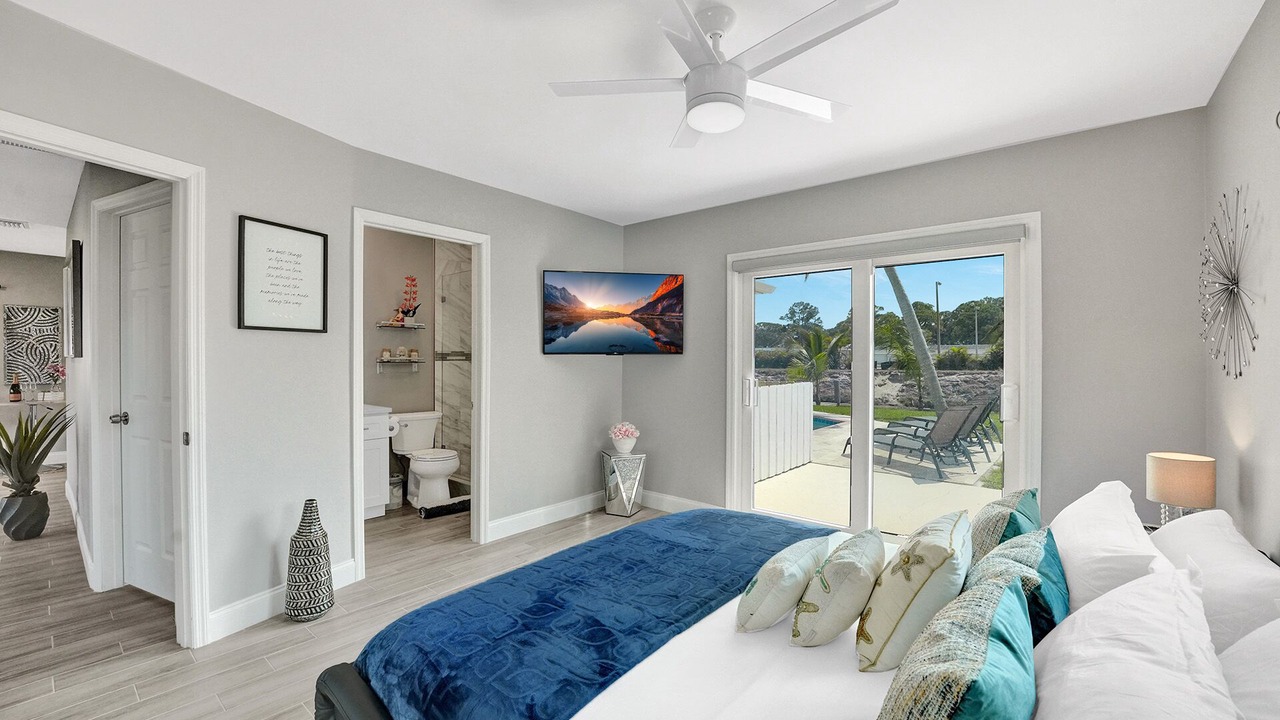 Photo of Bedroom in Golfview Harbor
