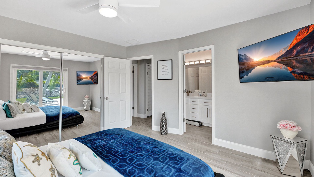 Photo of Bedroom in Golfview Harbor