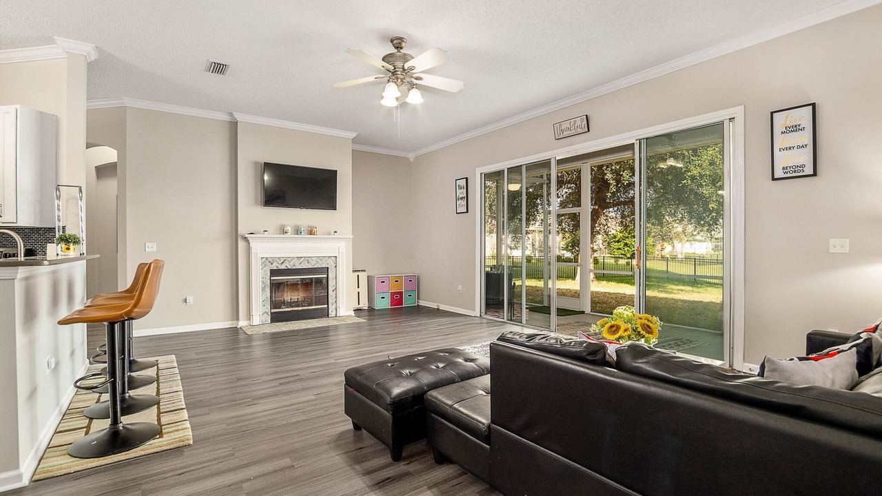 Photo of Livingroom in Northside
