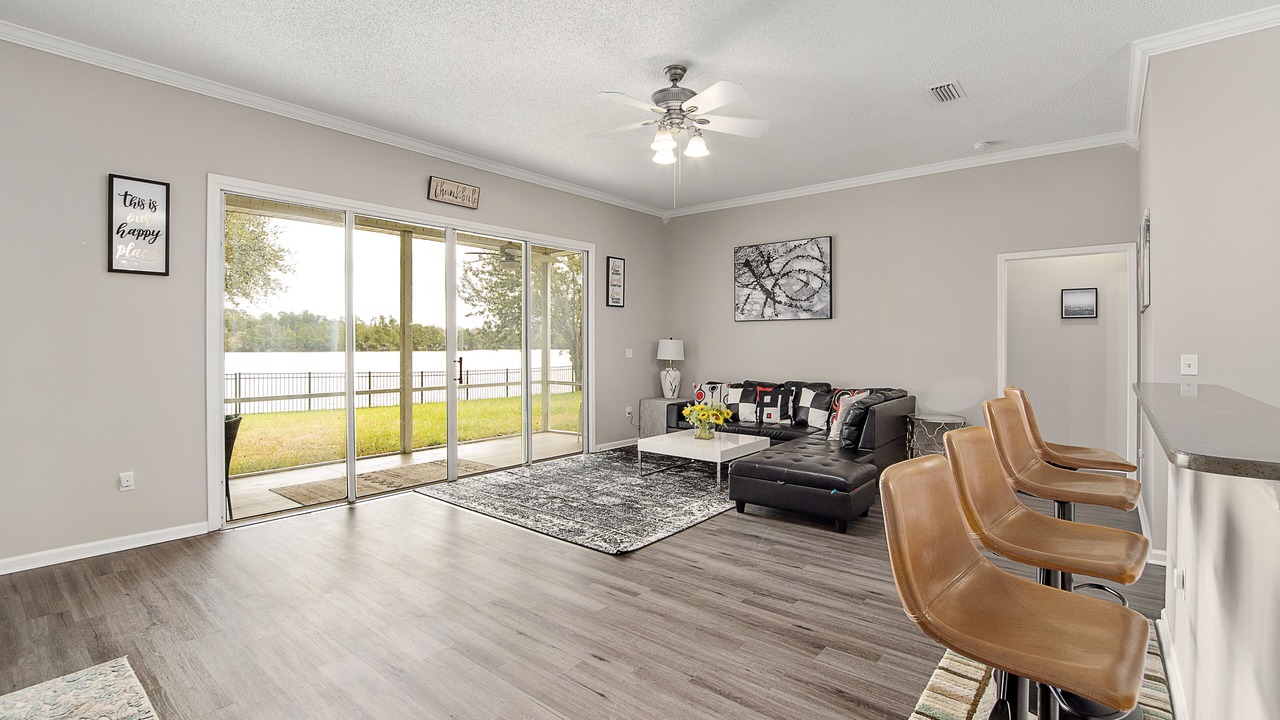 Photo of Livingroom in Northside