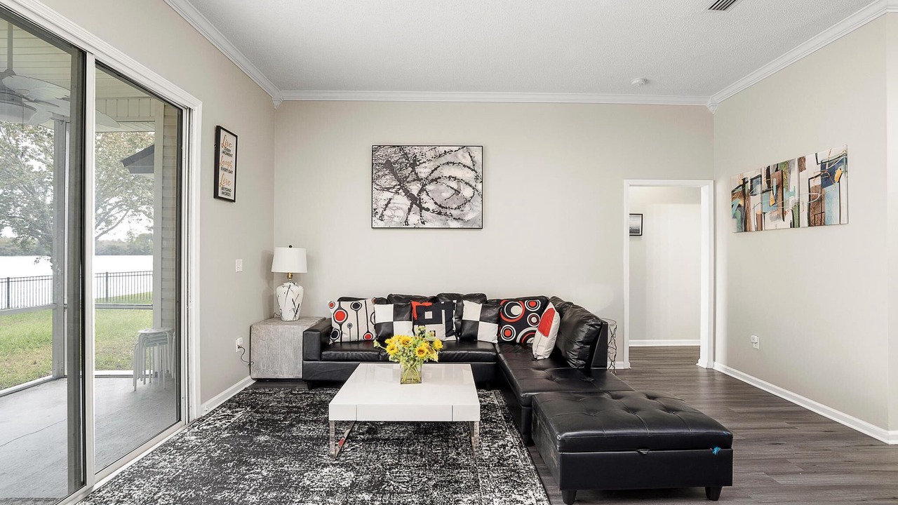 Photo of Livingroom in Northside