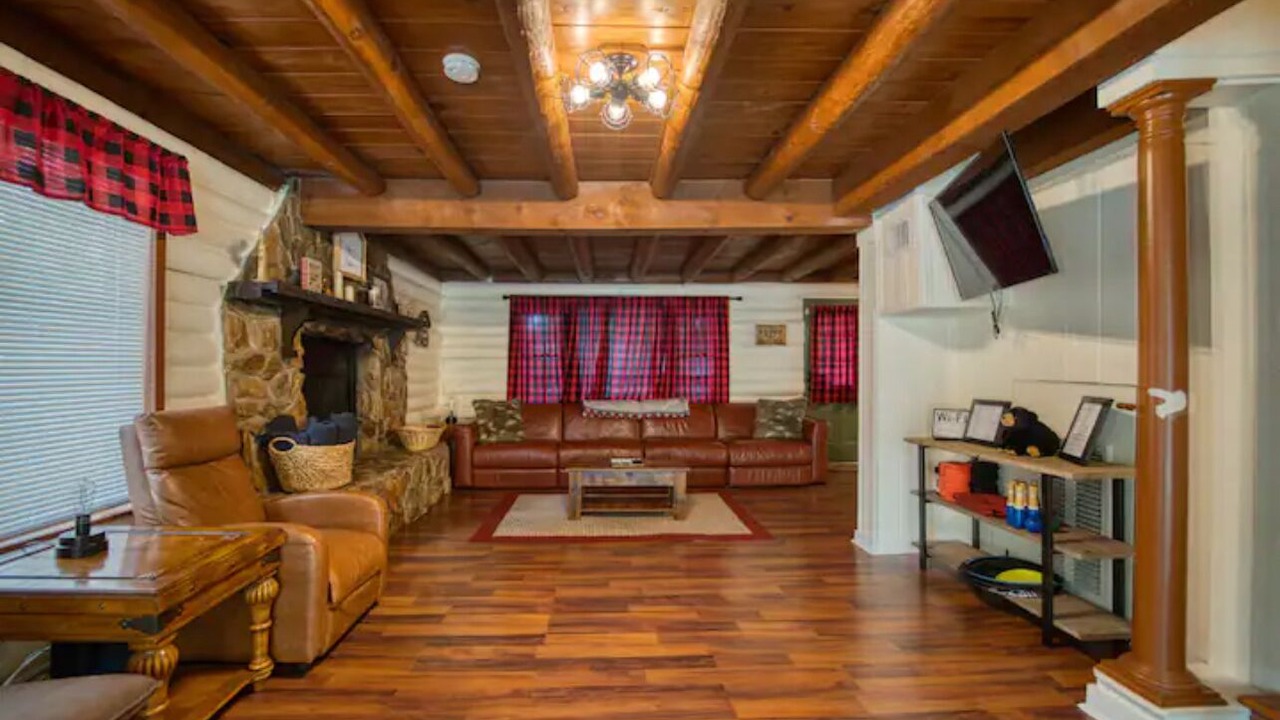 Photo of Livingroom in Bearss Plaza