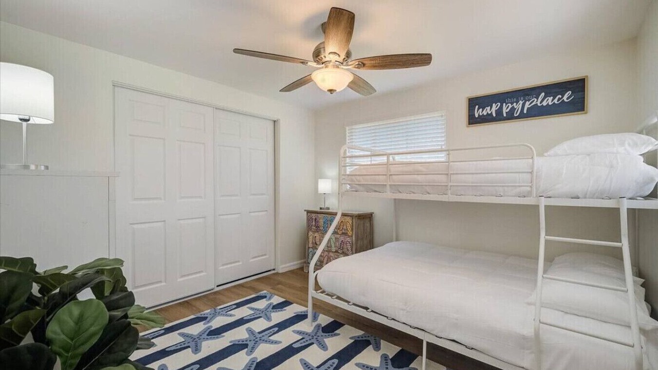 Photo of Bedroom in Bayshore Gardens