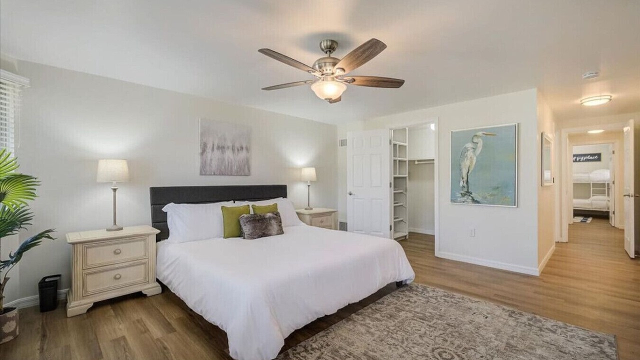 Photo of Bedroom in Bayshore Gardens