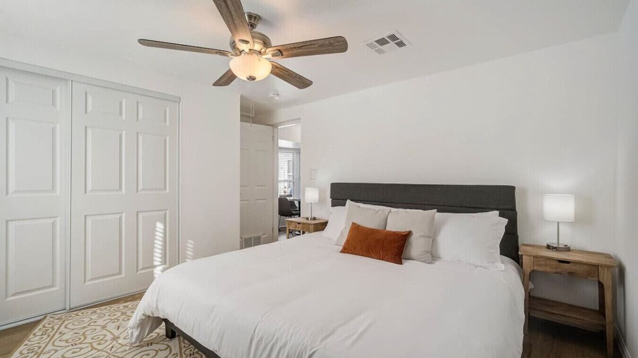 Photo of Bedroom in Bayshore Gardens