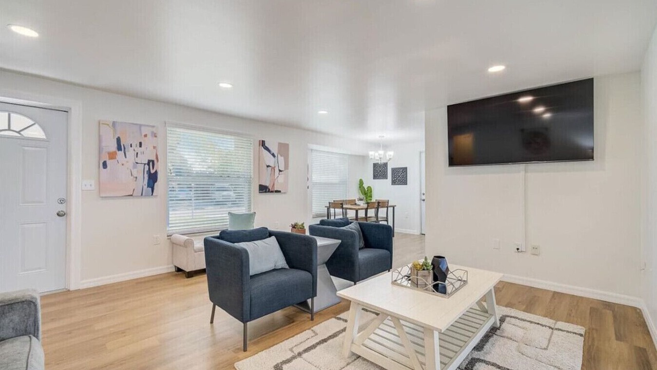 Photo of Livingroom in Bayshore Gardens