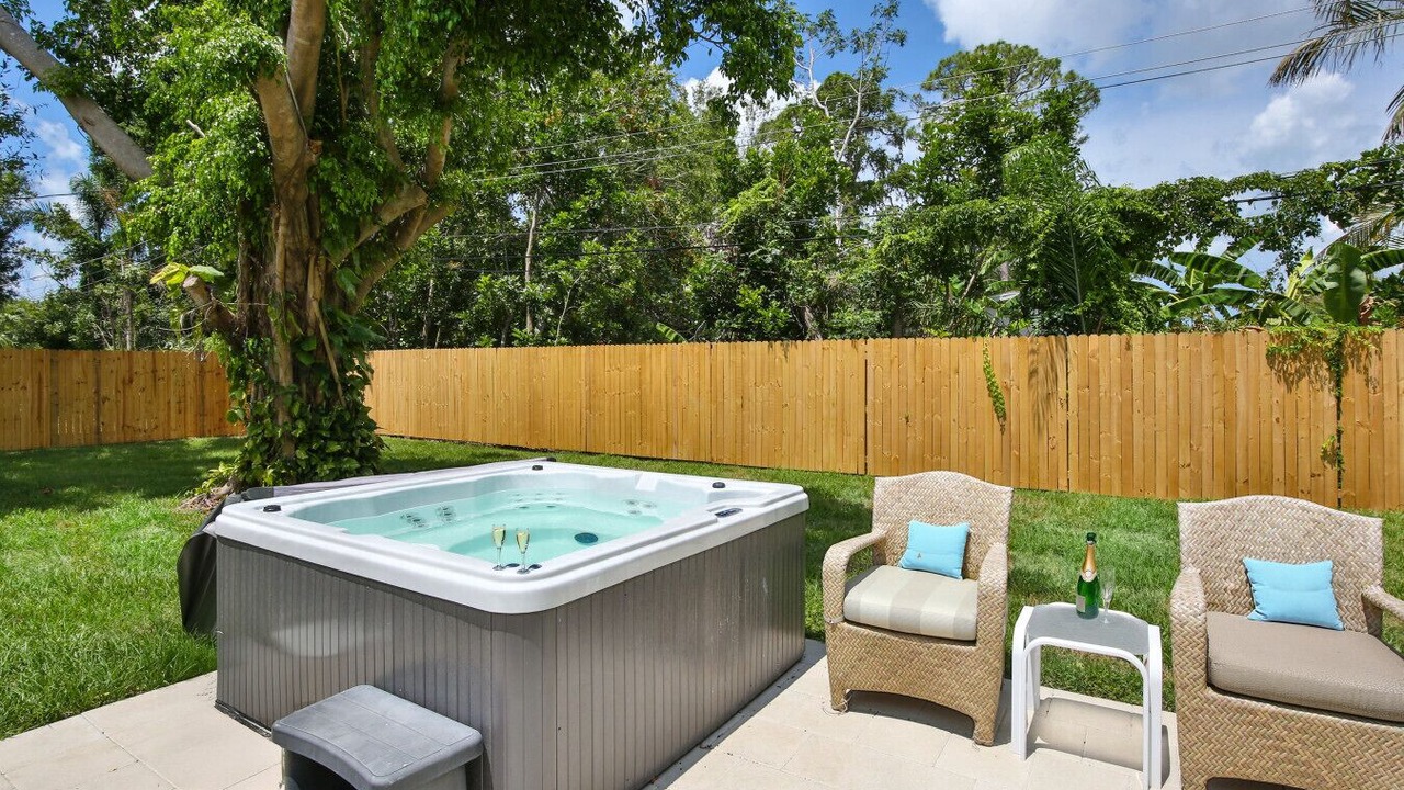 Photo of Outdoor in Gulf Gate Estates