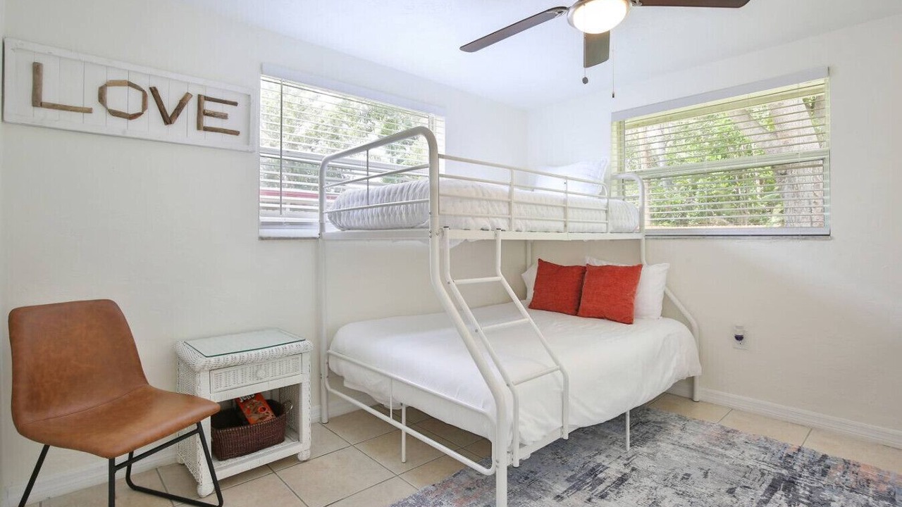 Photo of Bedroom in Gulf Gate Estates