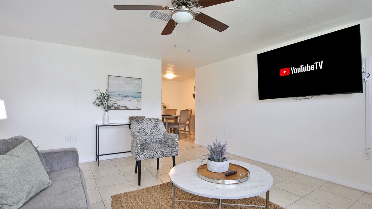Photo of Livingroom in Gulf Gate Estates