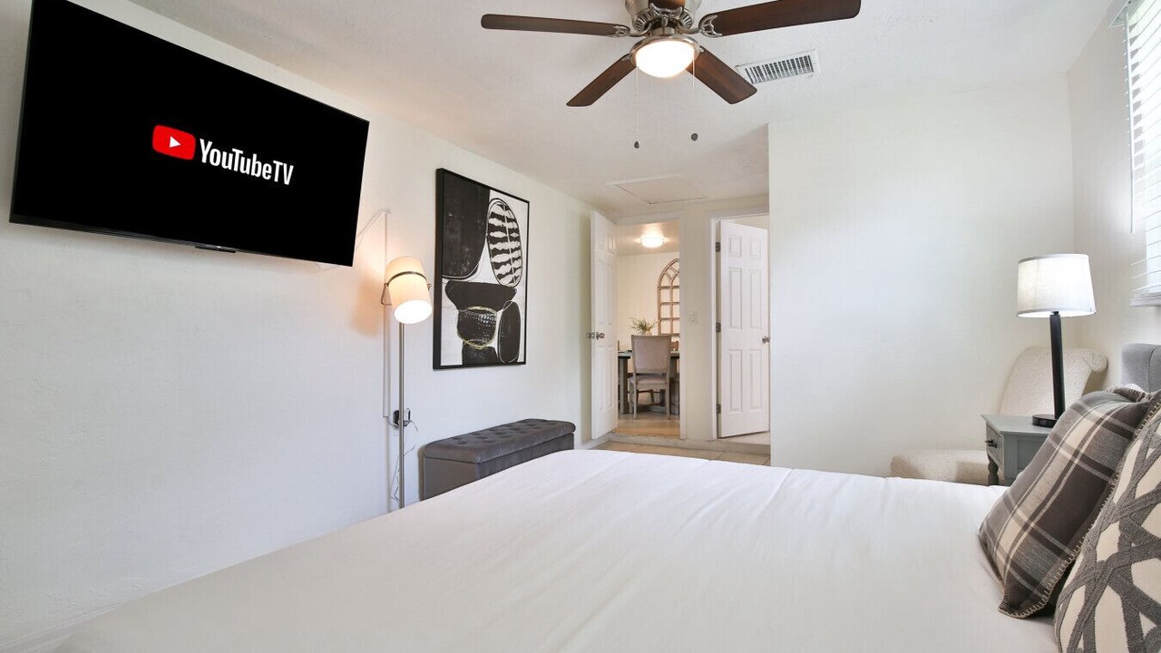 Photo of Bedroom in Gulf Gate Estates
