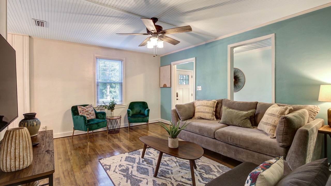 Photo of Livingroom in Murray Hill