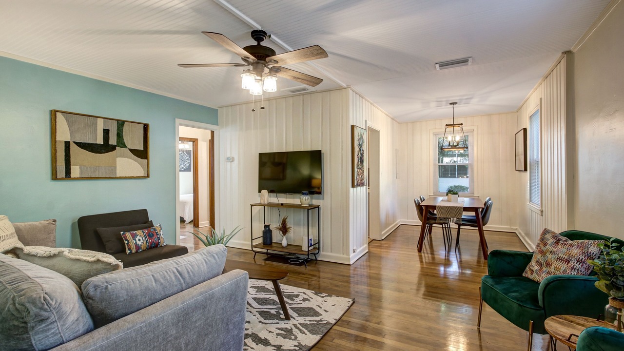 Photo of Livingroom in Murray Hill