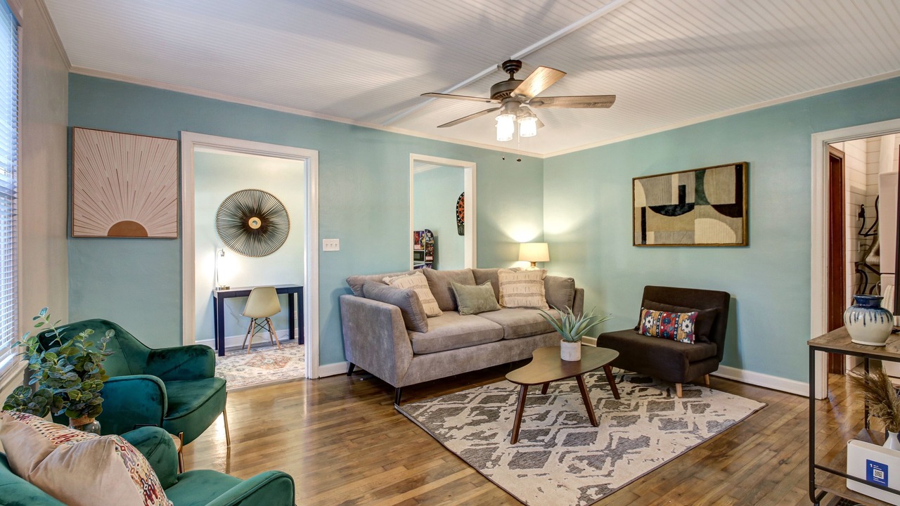 Photo of Livingroom in Murray Hill