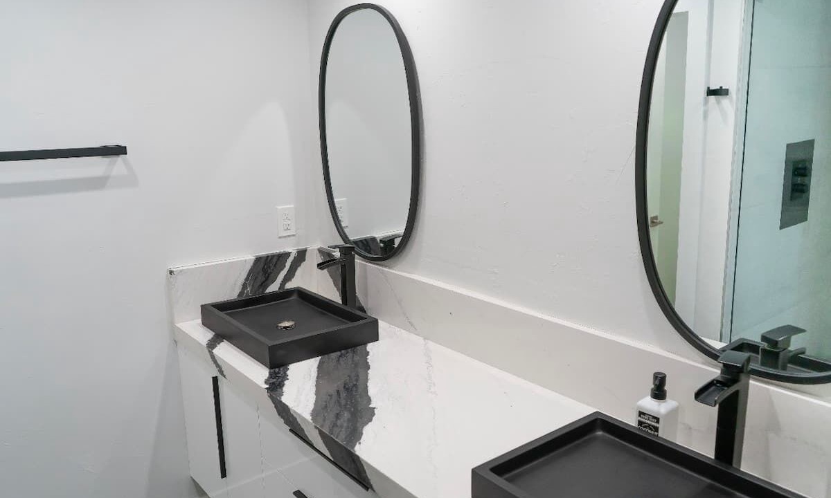 Photo of Bathroom in Caloosahatchee