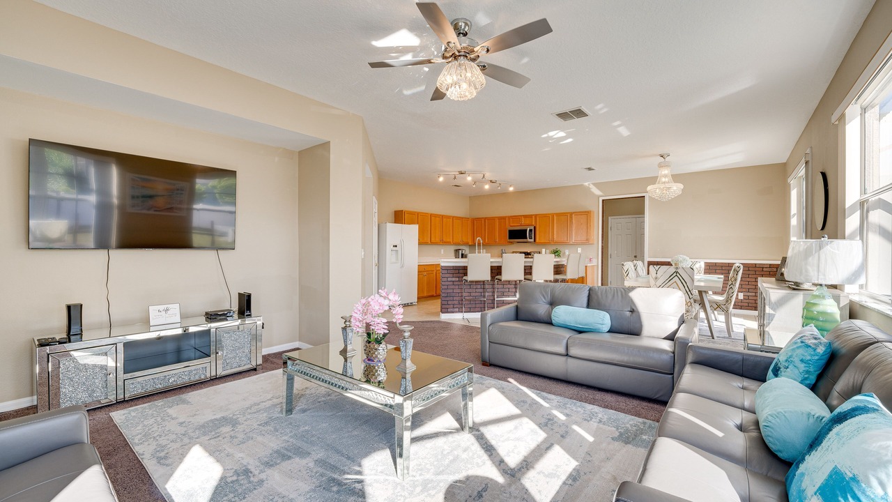 Photo of Livingroom in Legacy Park