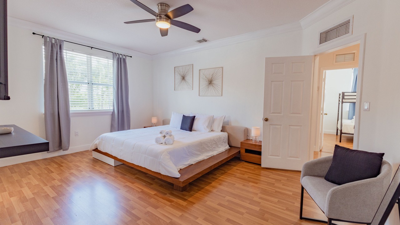 Photo of Bedroom in Ludlam