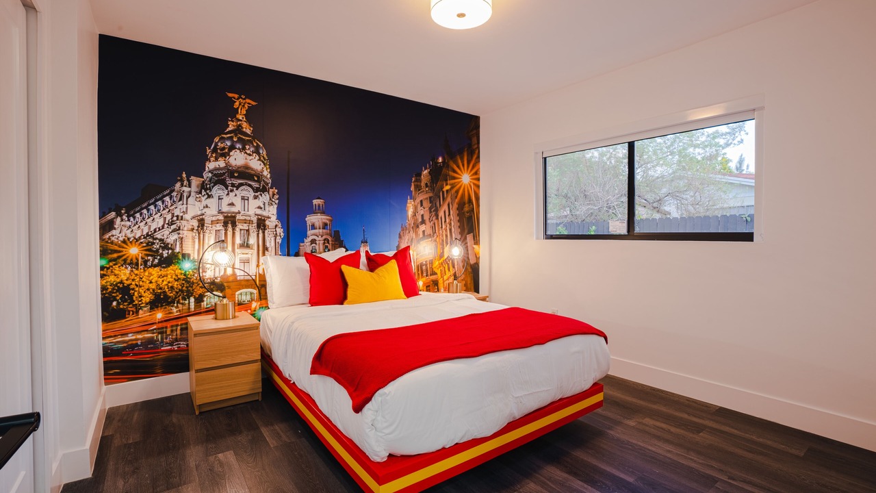 Photo of Bedroom in Ludlam