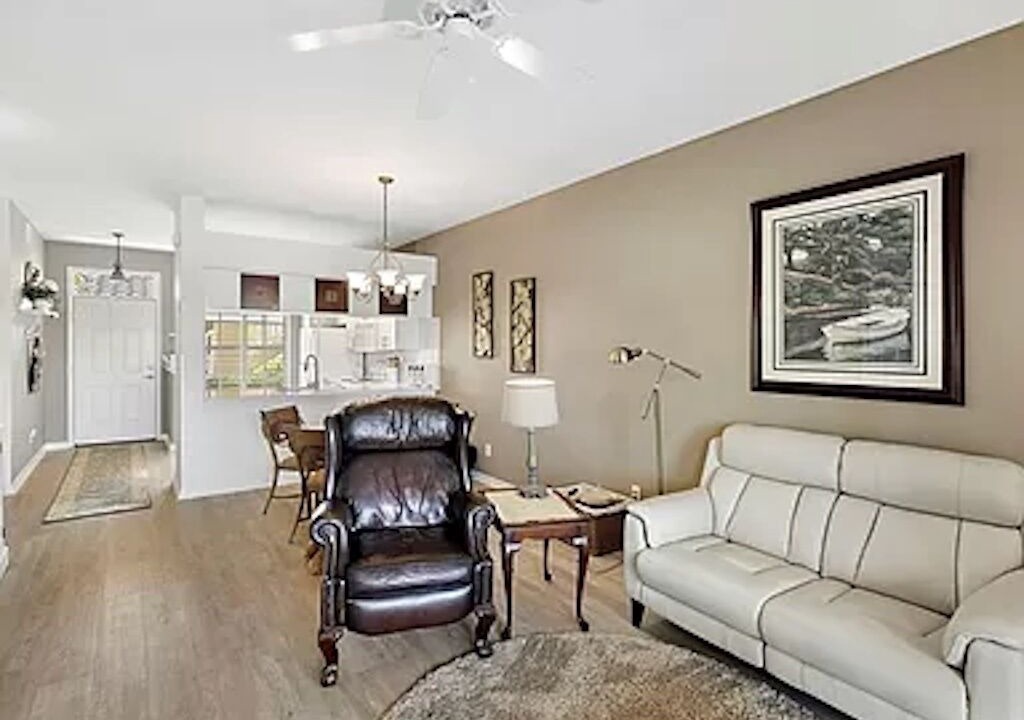 Photo of Livingroom in Naples
