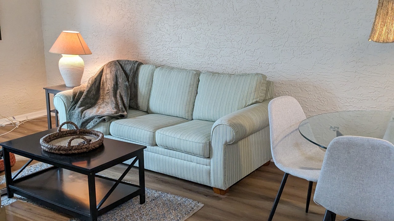 Photo of Livingroom in Imperial Golf Estates