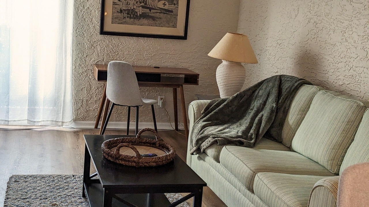 Photo of Livingroom in Imperial Golf Estates