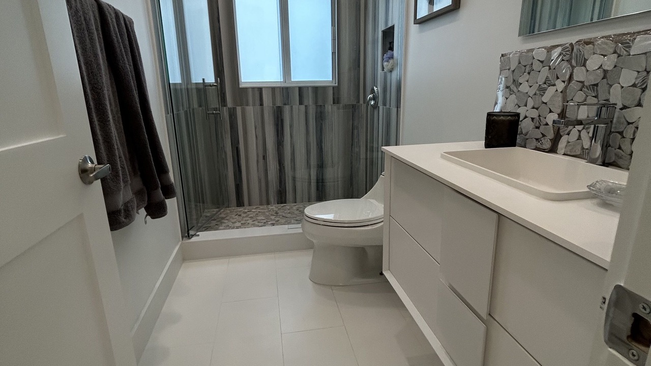 Photo of Bathroom in Summerland Key