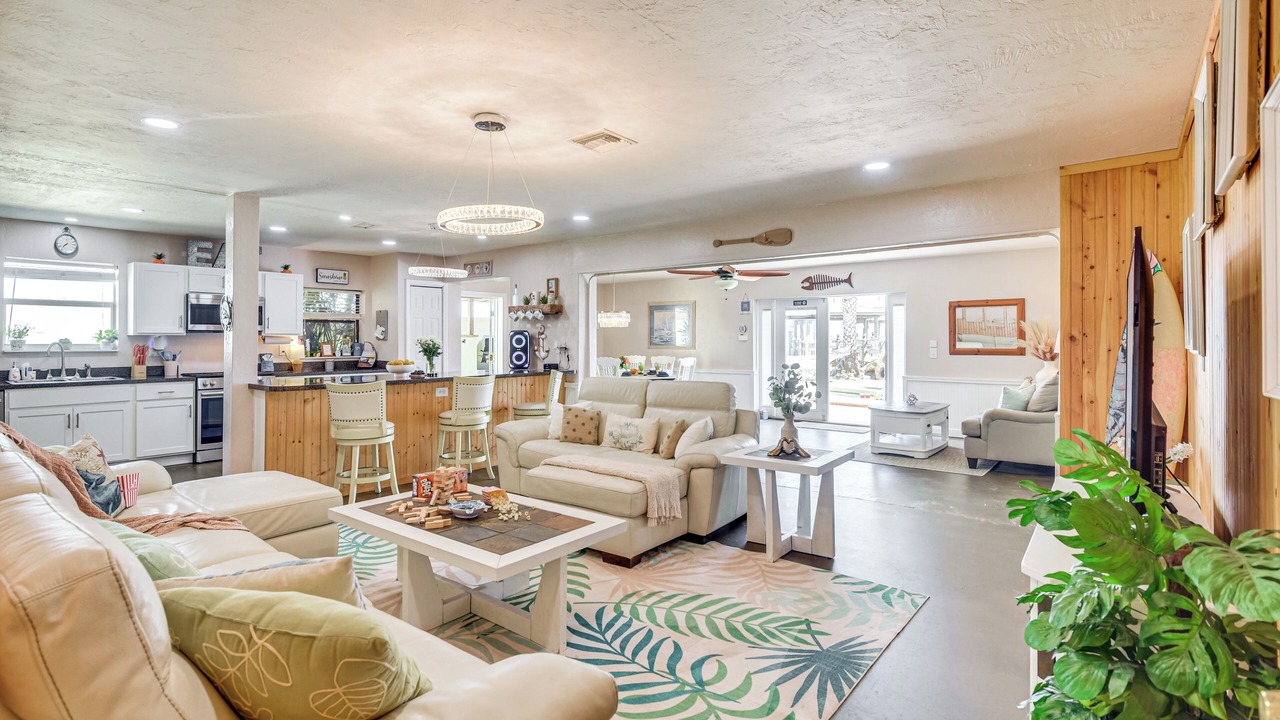 Photo of Livingroom in South Daytona