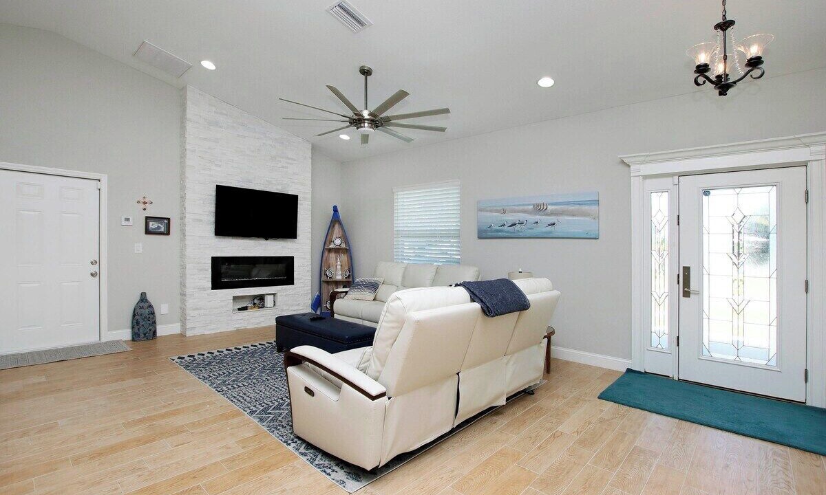 Photo of Livingroom in North Port