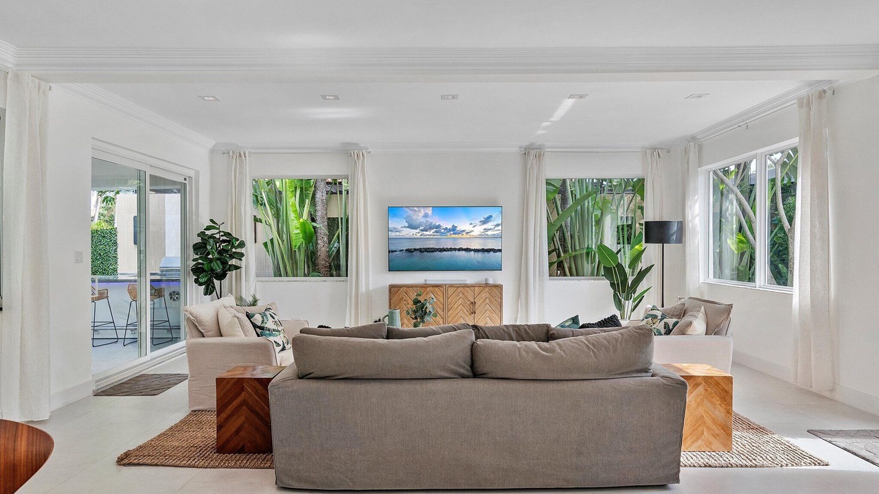 Photo of Livingroom in Northeast Coconut Grove
