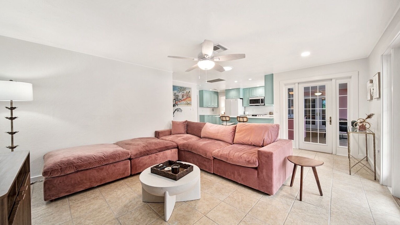 Photo of Livingroom in East Rocks