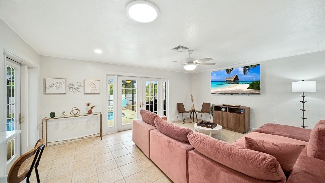 Photo of Livingroom in East Rocks