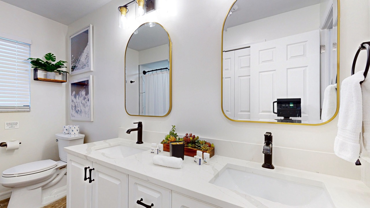 Photo of Bathroom in Willoughby Acres