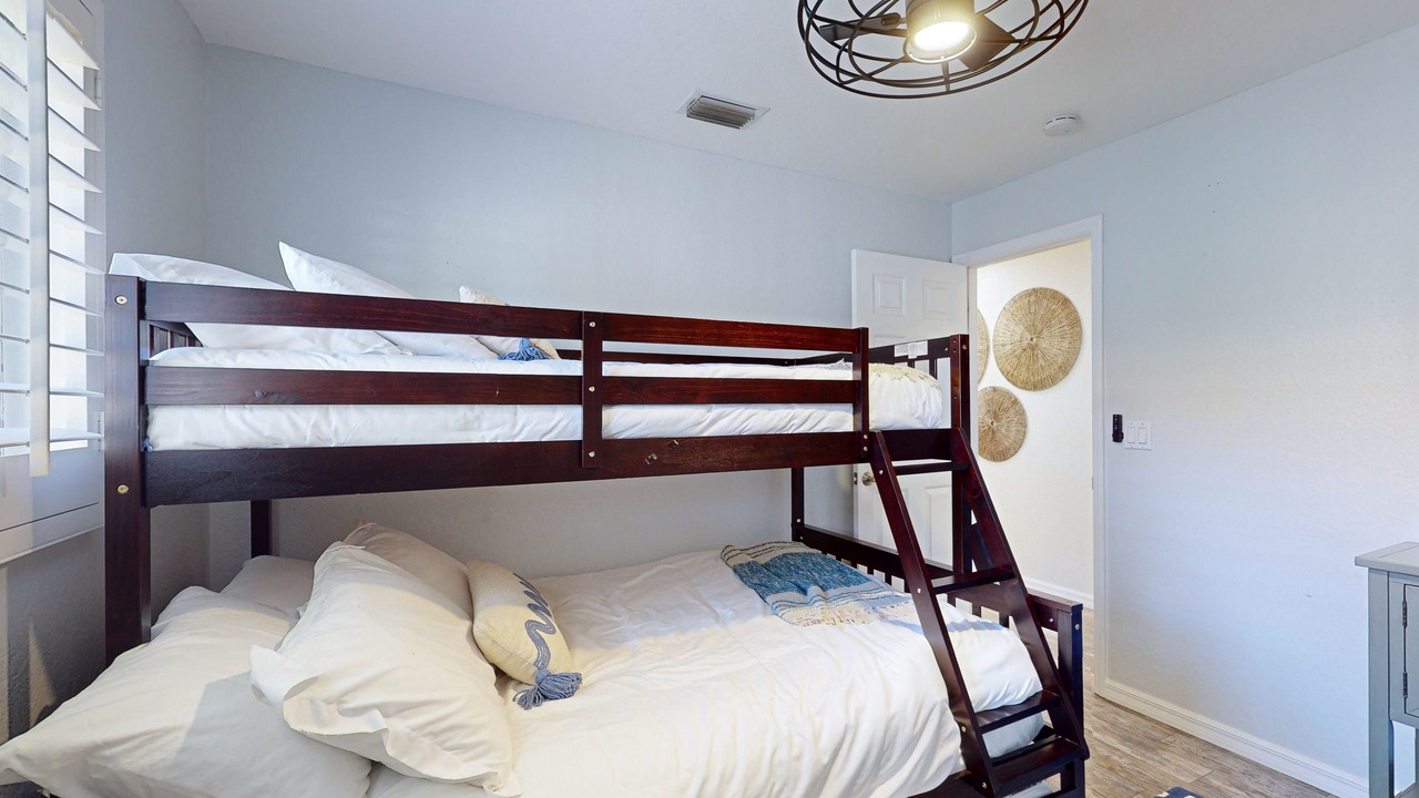 Photo of Bedroom in Willoughby Acres