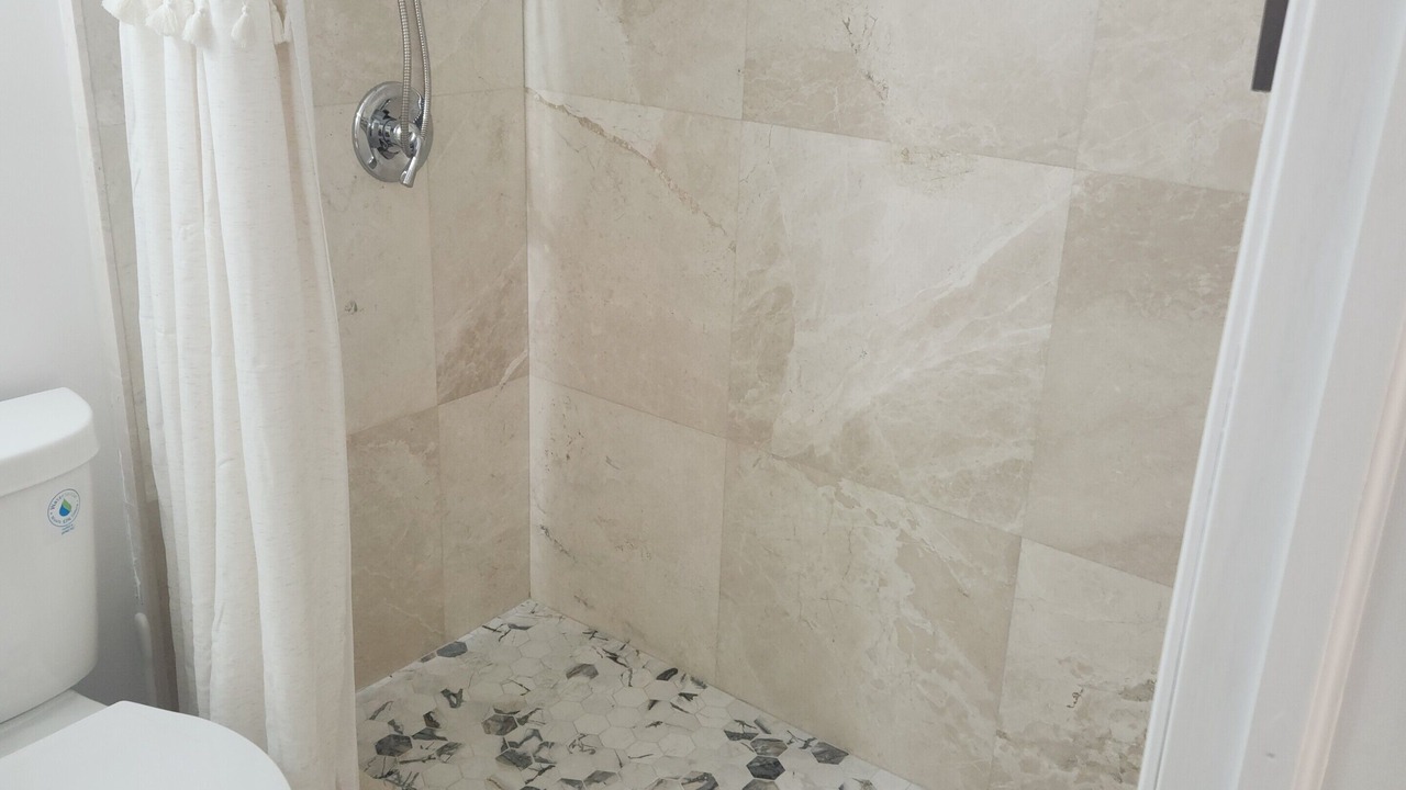 Photo of Bathroom in Greenview Shores
