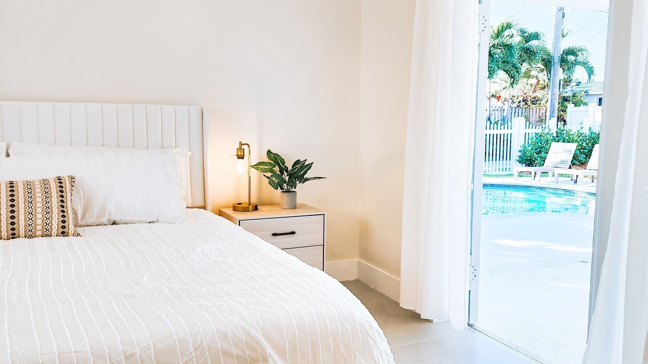 Photo of Bedroom in Dania Beach