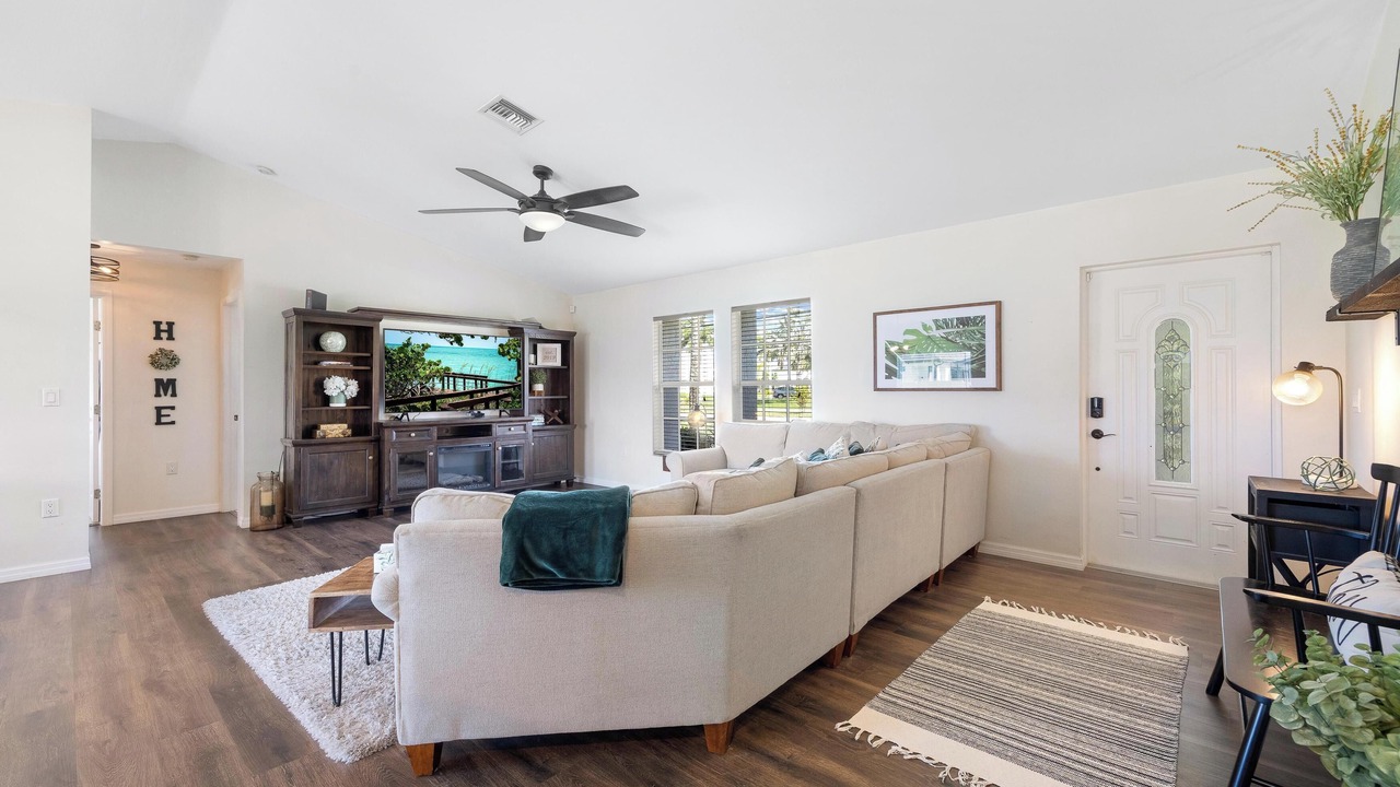 Photo of Livingroom in Burnt Store